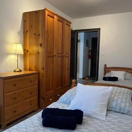 Ikervar-lak Lejlighed *